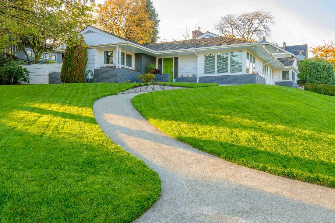 Your lawn should be the first thing that welcomes you home.  Have Augusta Lawn Care and Maintenance take care of your lawn for you!